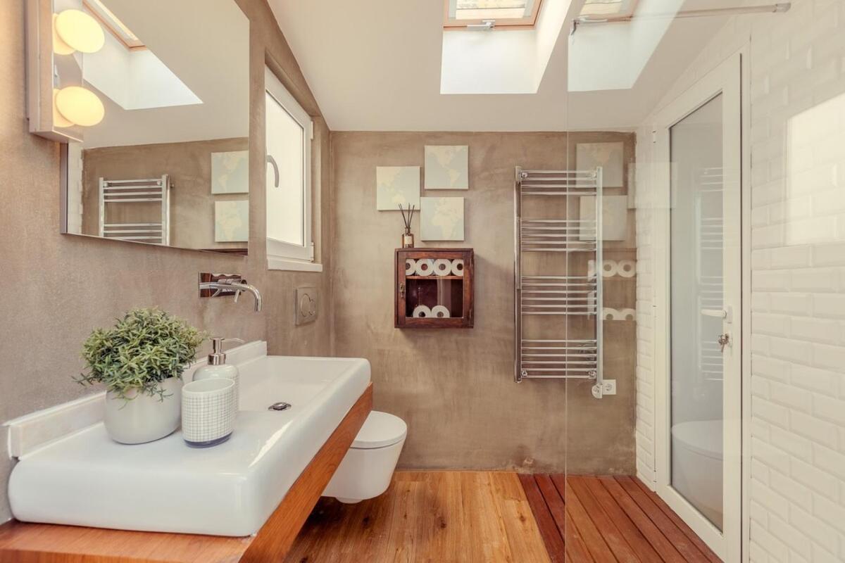 Skylight - Estrela Apartment