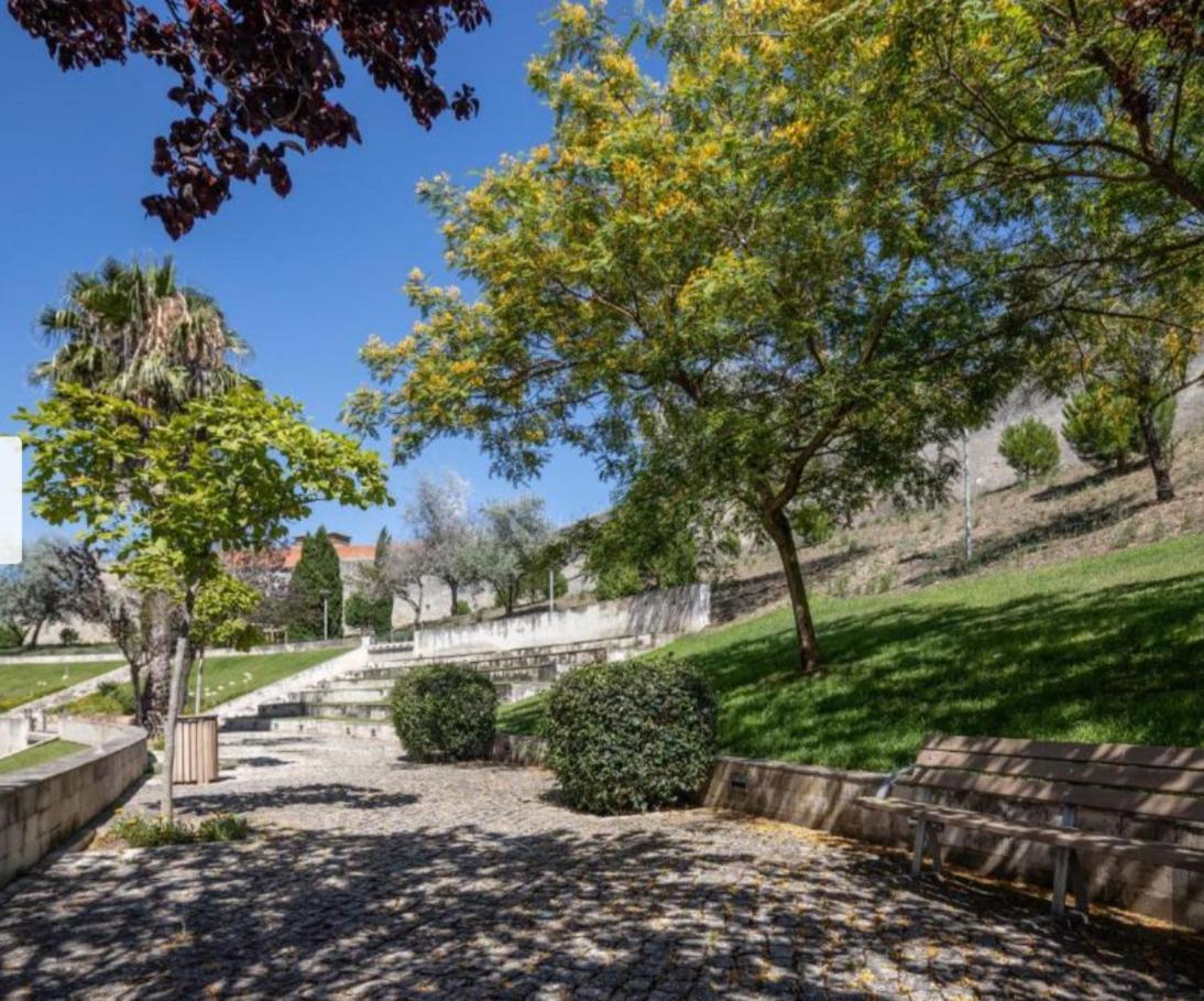 Besthomestay- Lisbon- Garden, Pool & Garage Apartment Lisbon