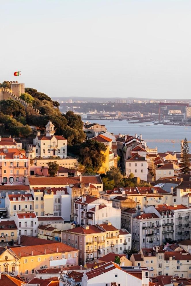 Bairro Alto Blue & By Homing Lisbon
