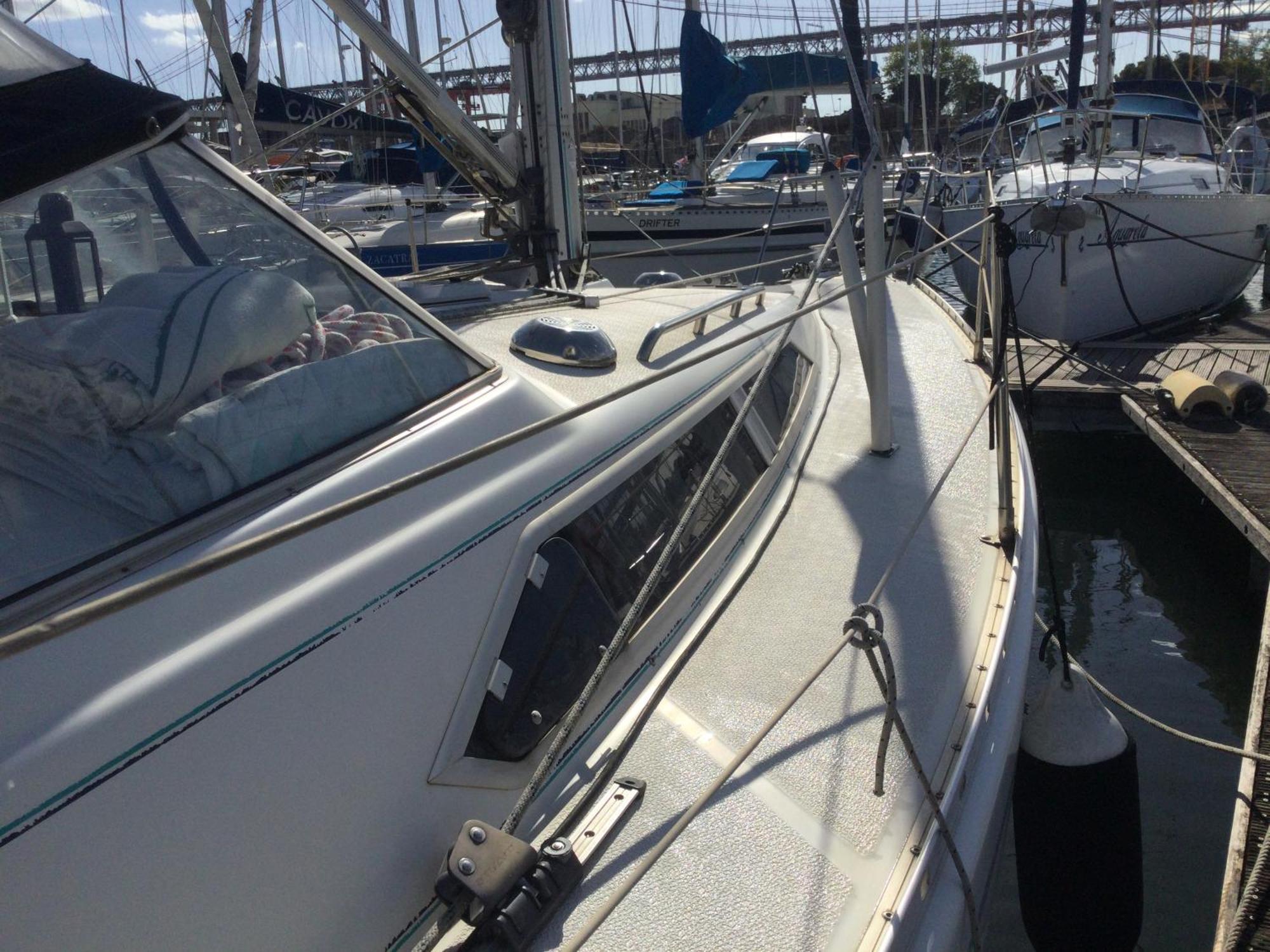 Merak Botel Lisbon