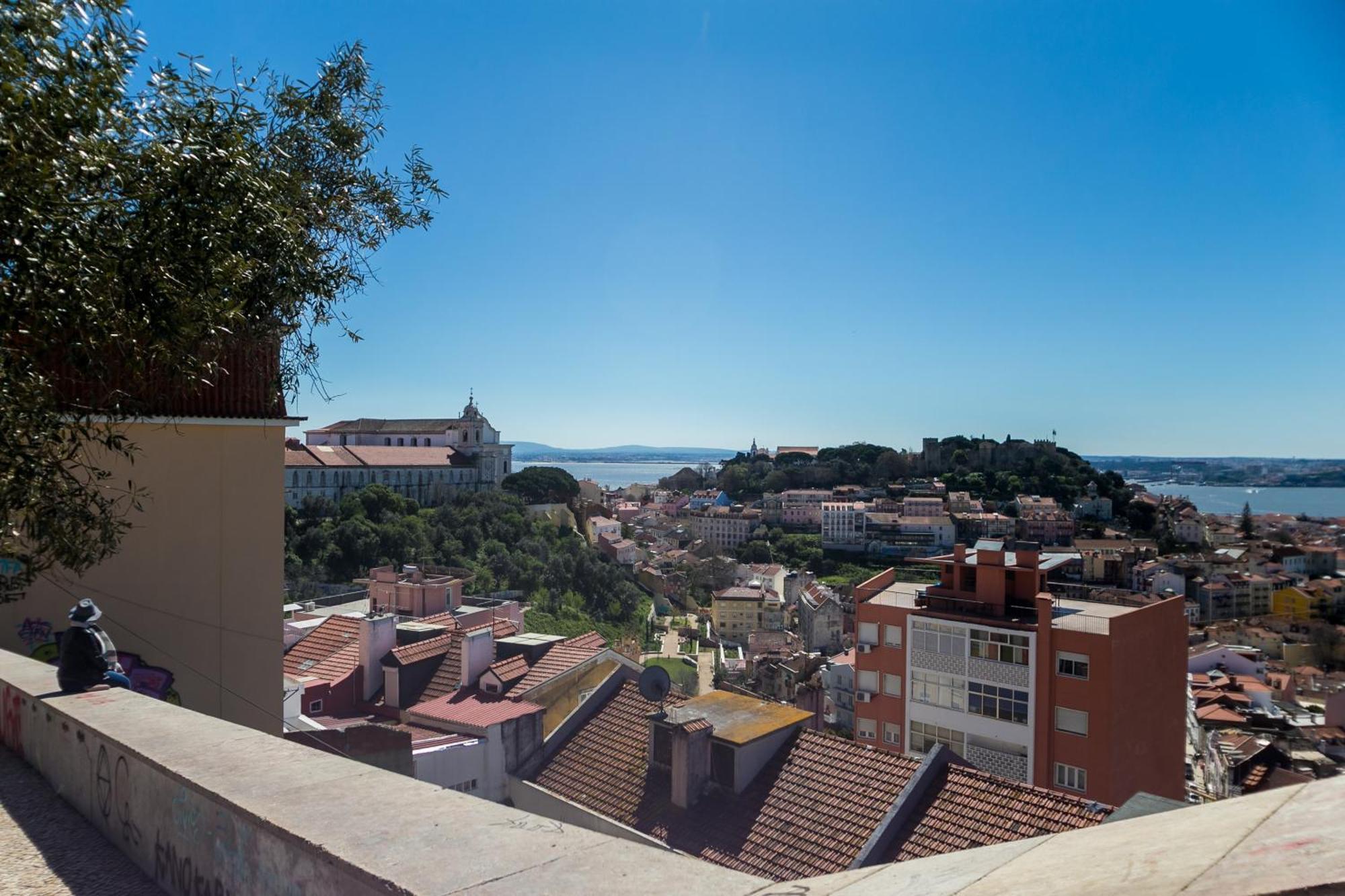 Happy - With A View, Private Terrace & Ac Apartment *