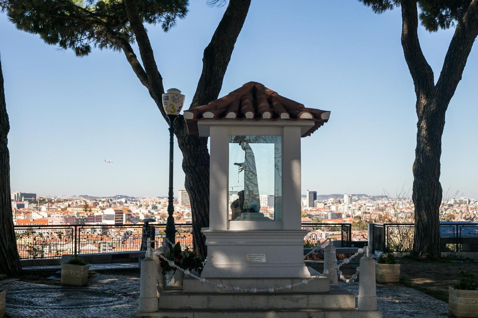 Apartment Happy - With A View, Private Terrace & Ac Lisbon