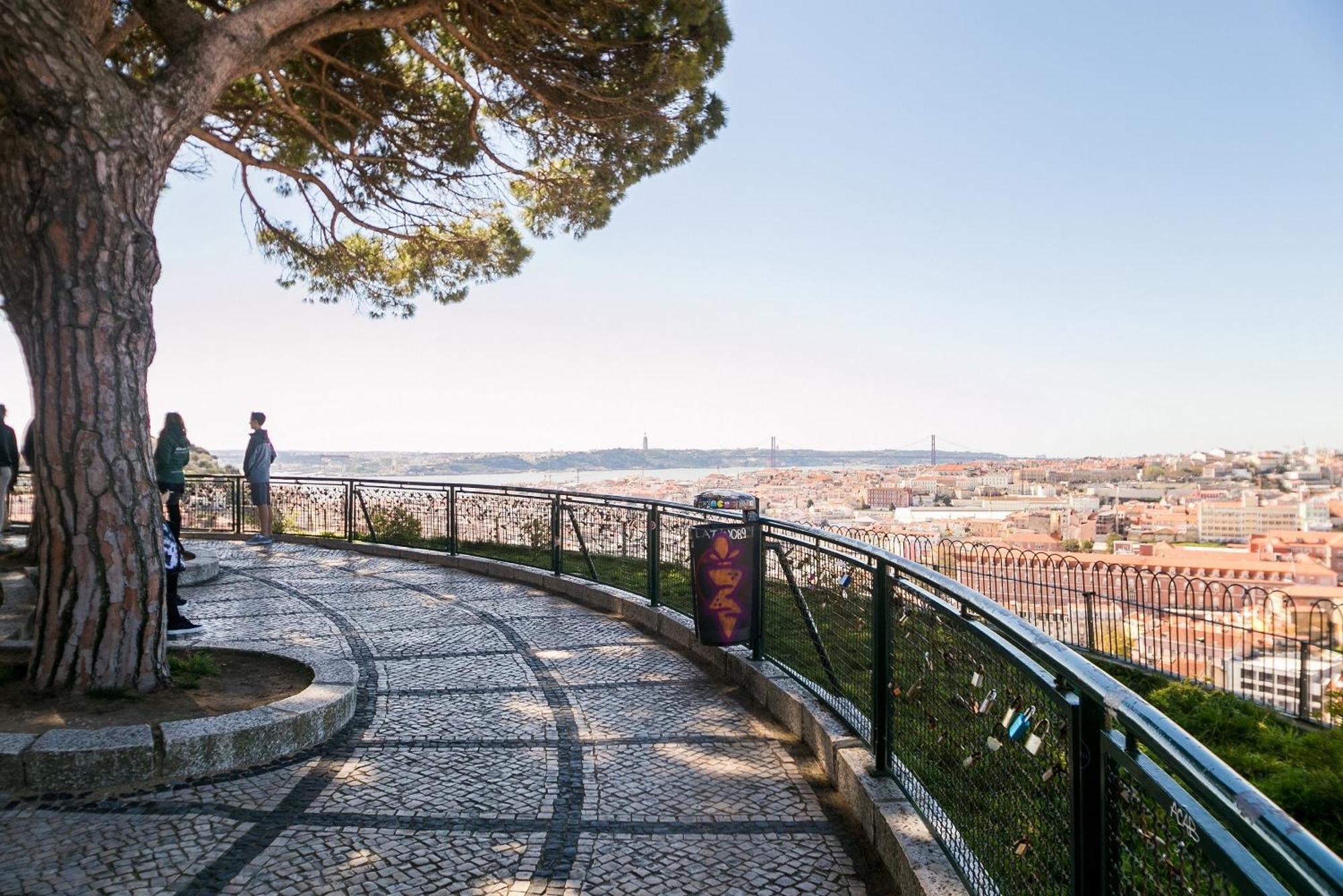 Happy - With A View, Private Terrace & Ac Apartment *