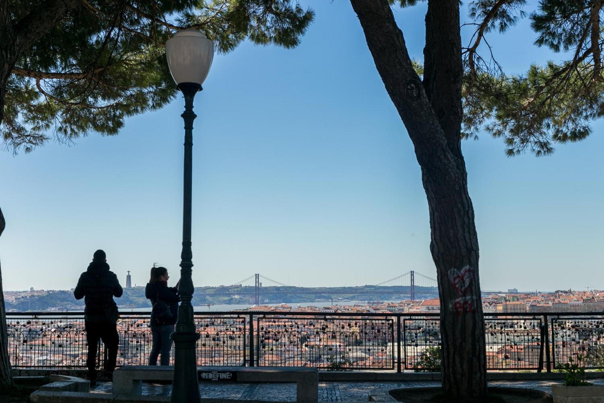 Happy - With A View, Private Terrace & Ac Apartment Lisbon