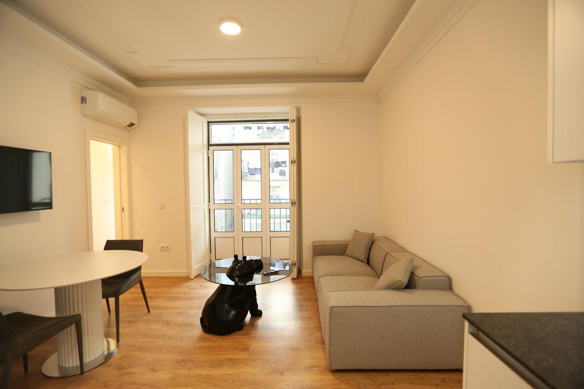 63 Letter Sanches Apartment