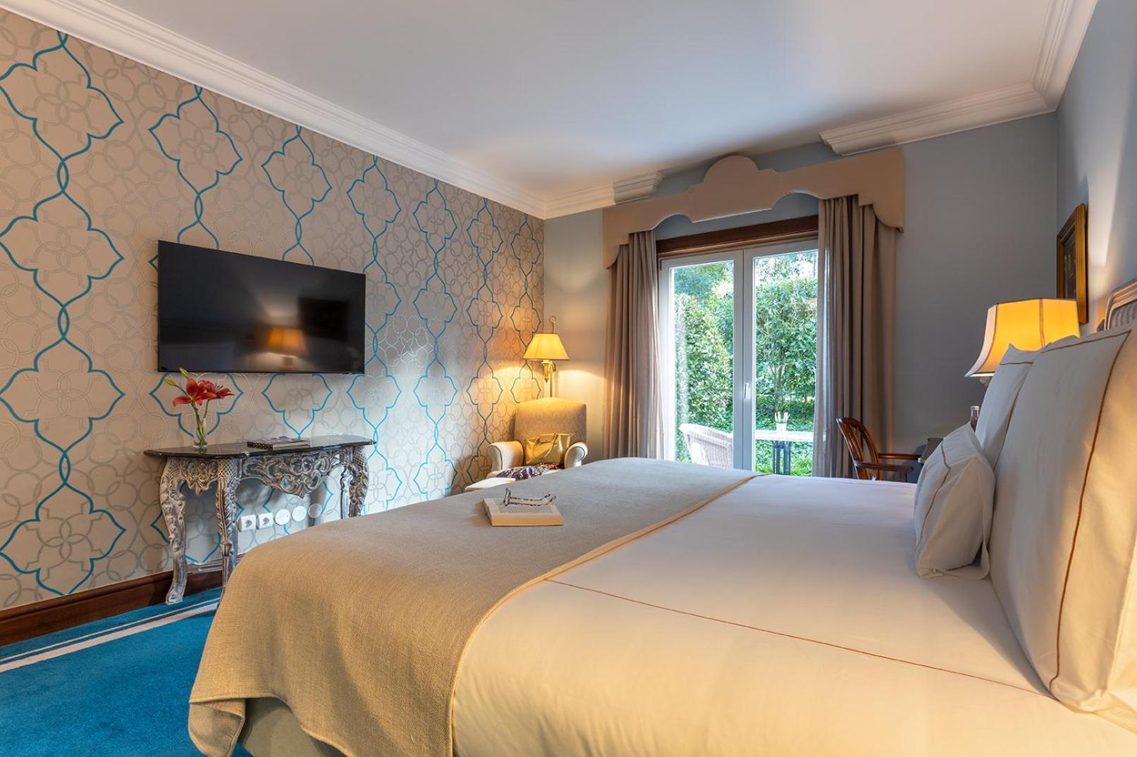 Pestana Palace & National Monument - The Leading Of The World