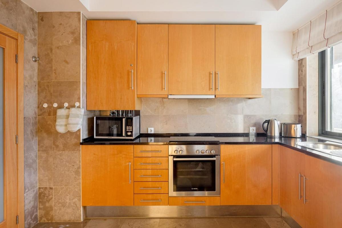 Elegant Flat In Benfica - 10 Min To Center Apartment Lisbon