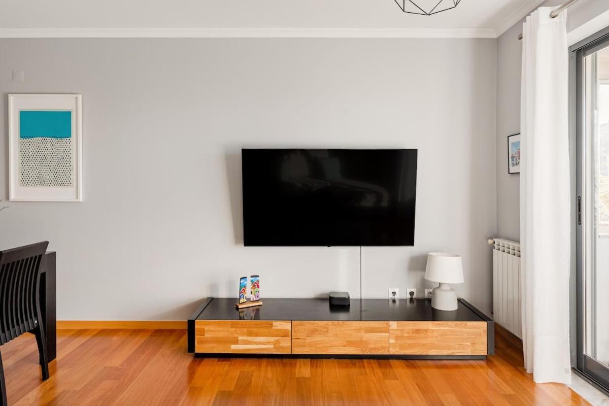 Elegant Flat In Benfica - 10 Min To Center Lisbon
