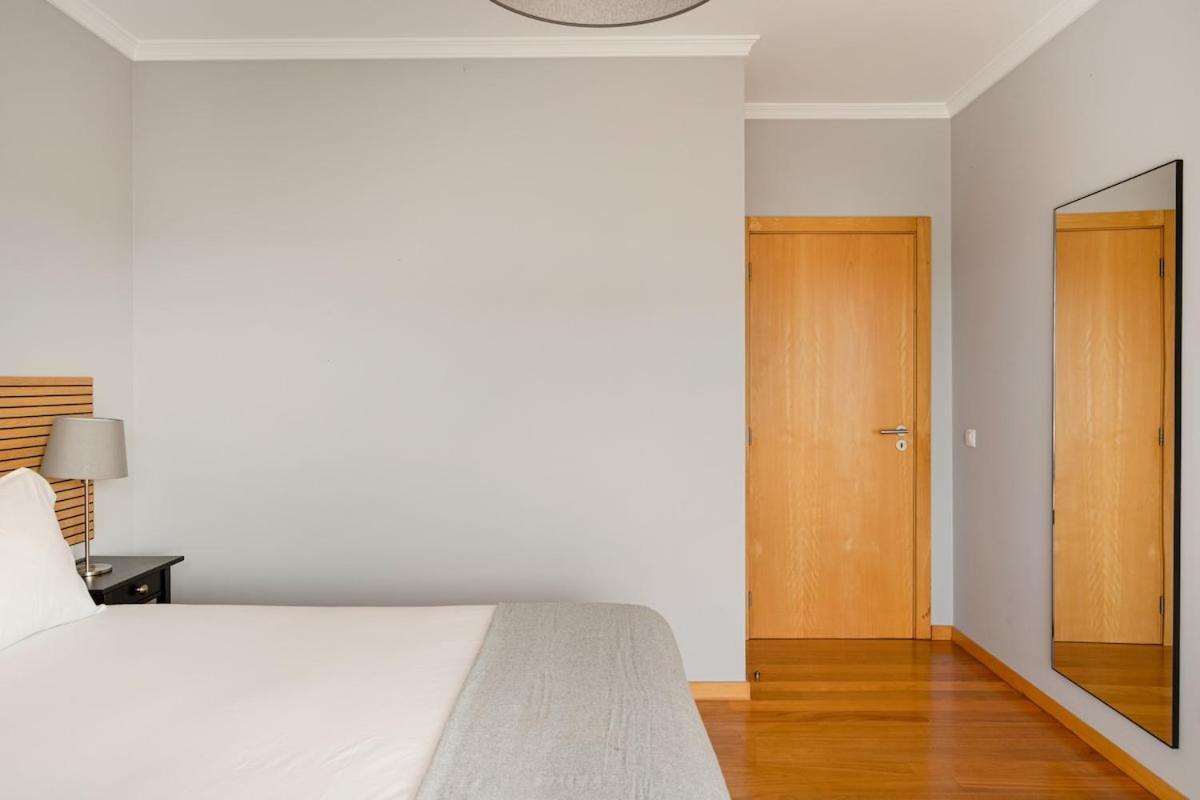 Elegant Flat In Benfica - 10 Min To Center * Lisbon