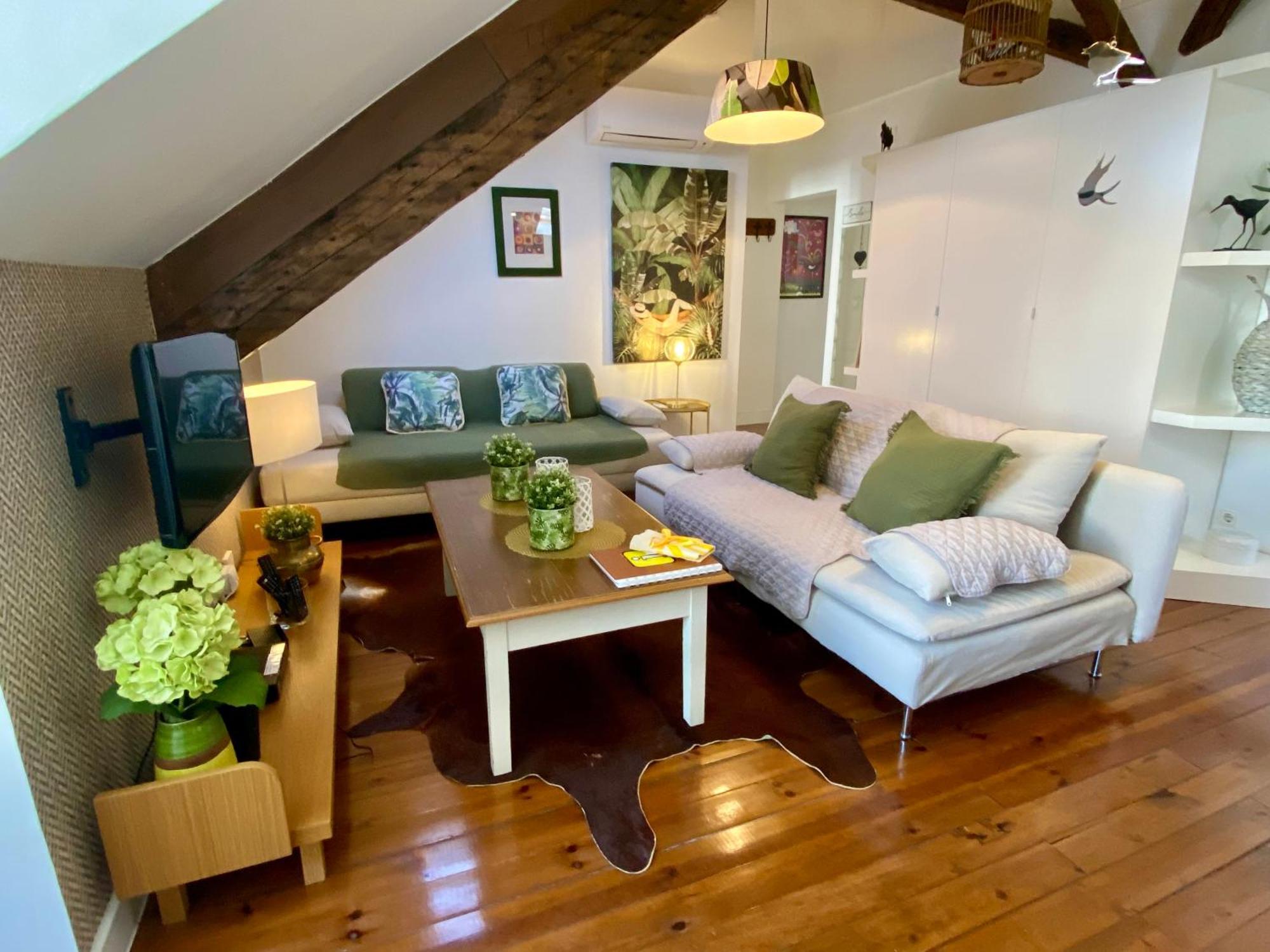 Apartment With Mezzanine Rua Da Moeda