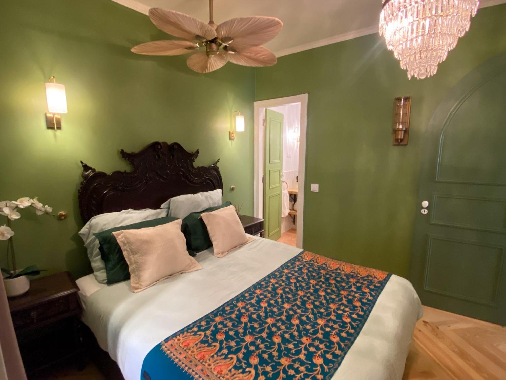 Modern Belle Epoque Apartment Lisbon