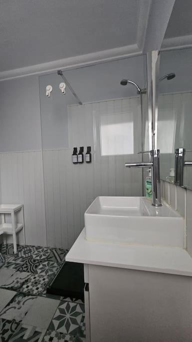 Solo Grande Con Balcon Homestay