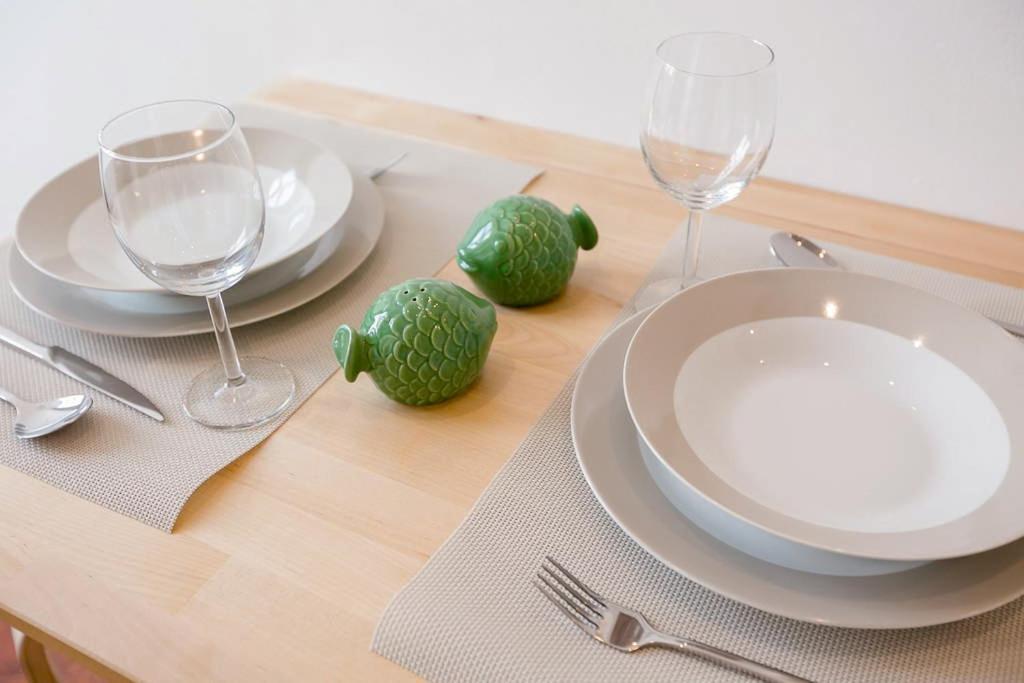 Apartment Sweet Lemon *