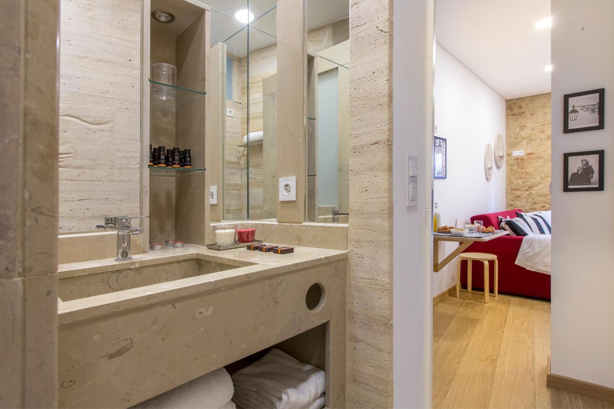 Heart Of Alfama - Historic Tiny House * Lisbon