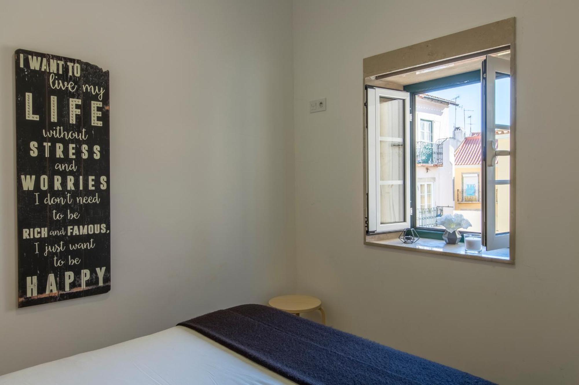 Heart Of Alfama - Historic Tiny House Apartment Lisbon