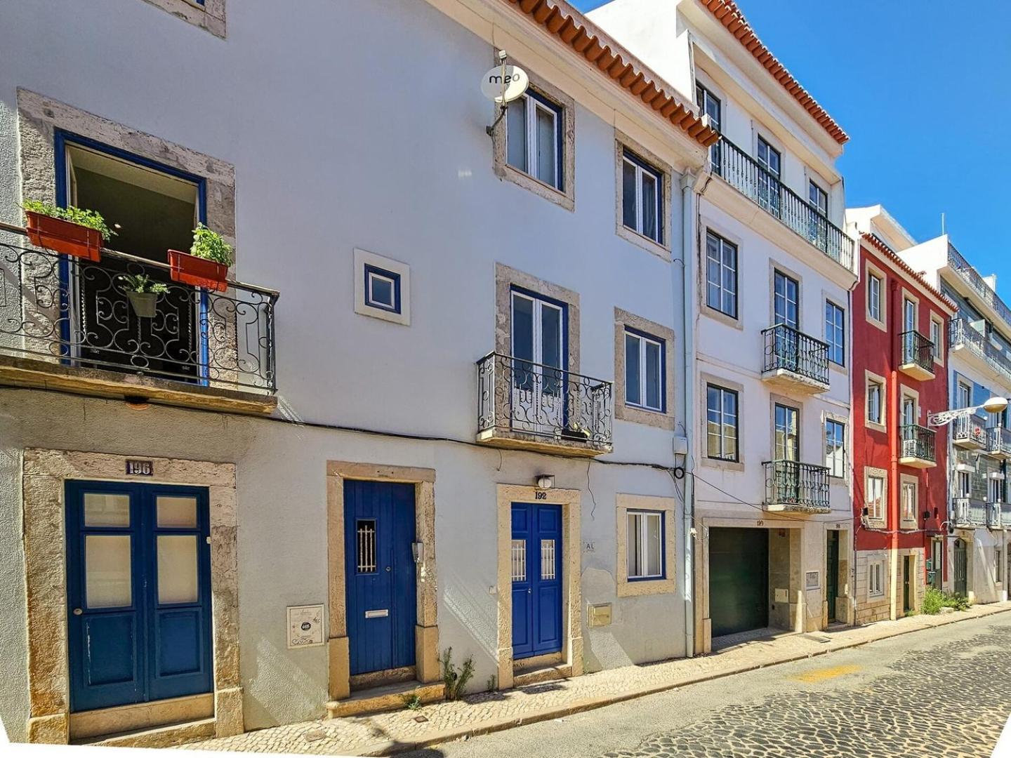 Like A Typical Portuguese House With Private Patio Apartment Lisbon