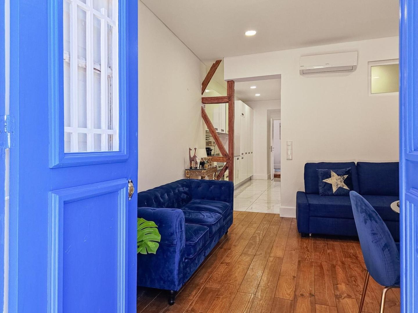 Like A Typical Portuguese House With Private Patio Lisbon