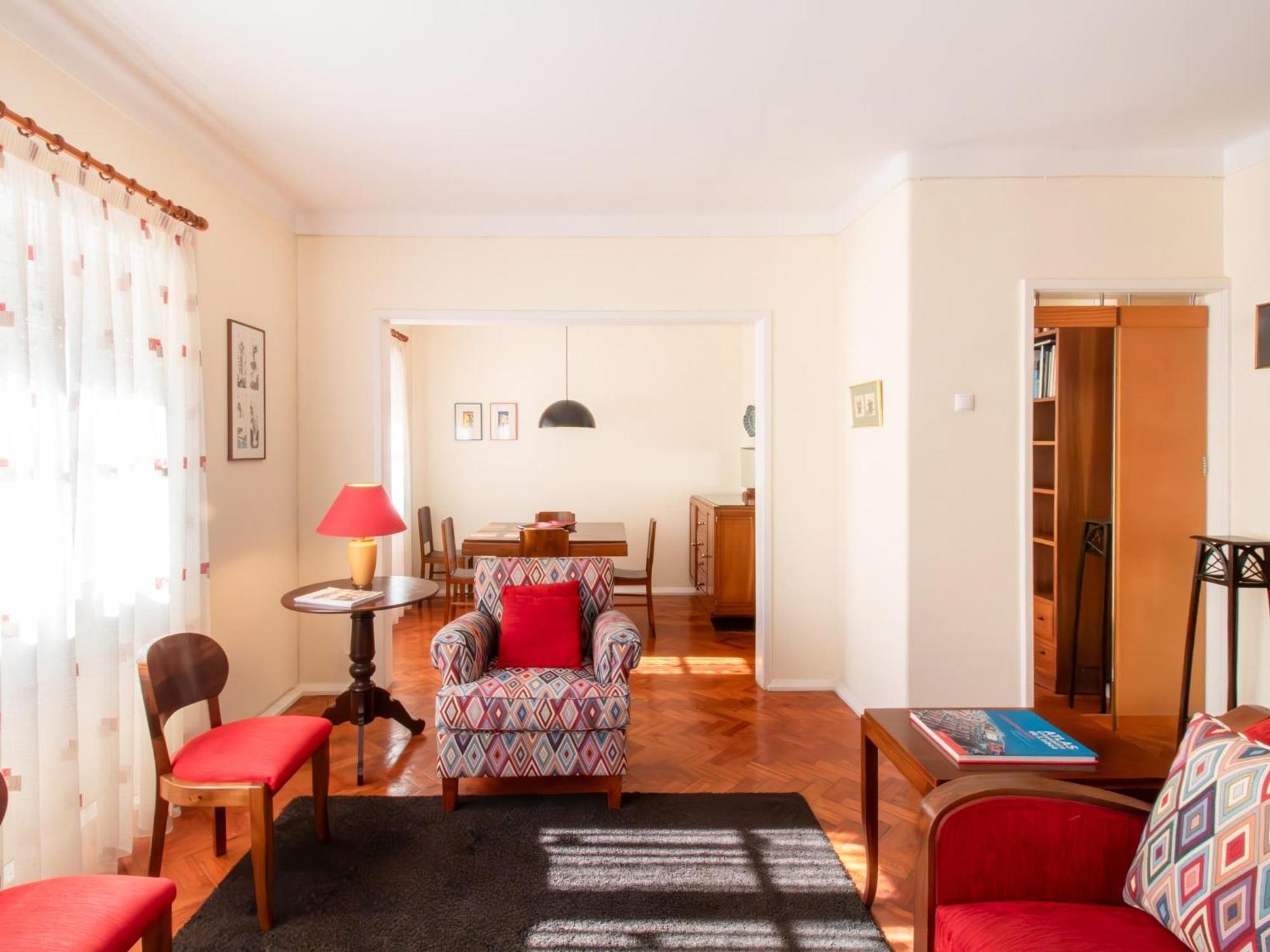 Alvalade Apartment *