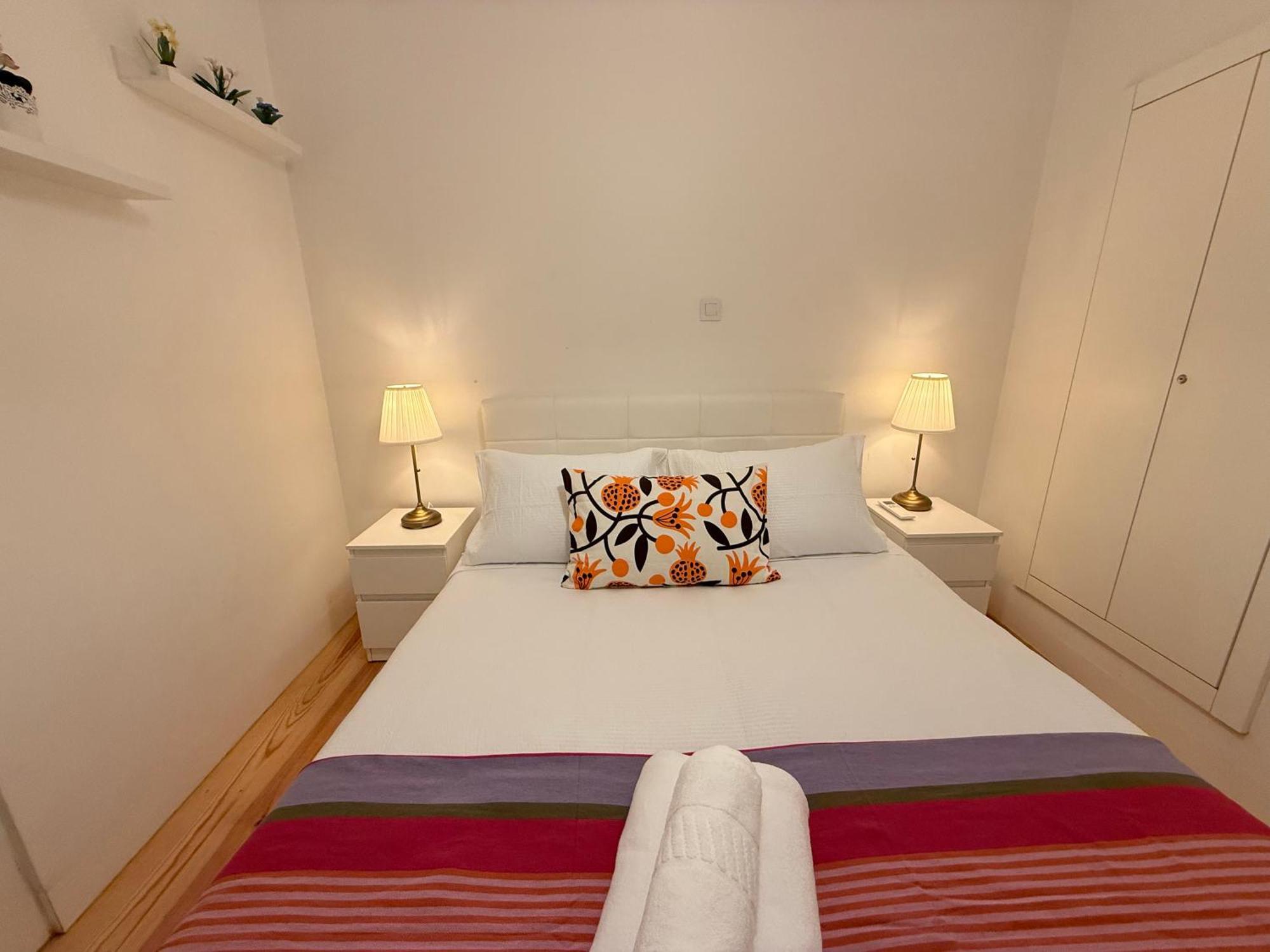 Apto Com 2 Quartos * Lisbon
