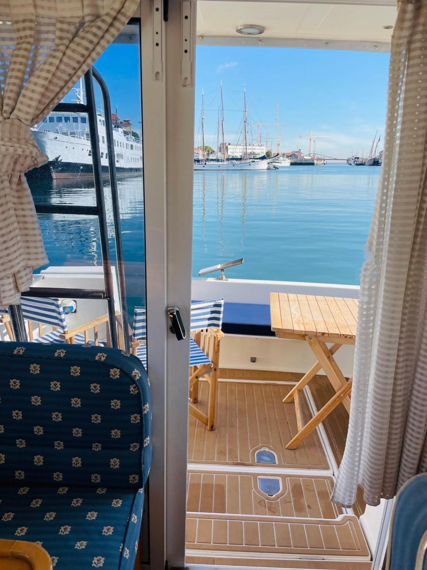 Romantic Boat On The Tagus River Botel