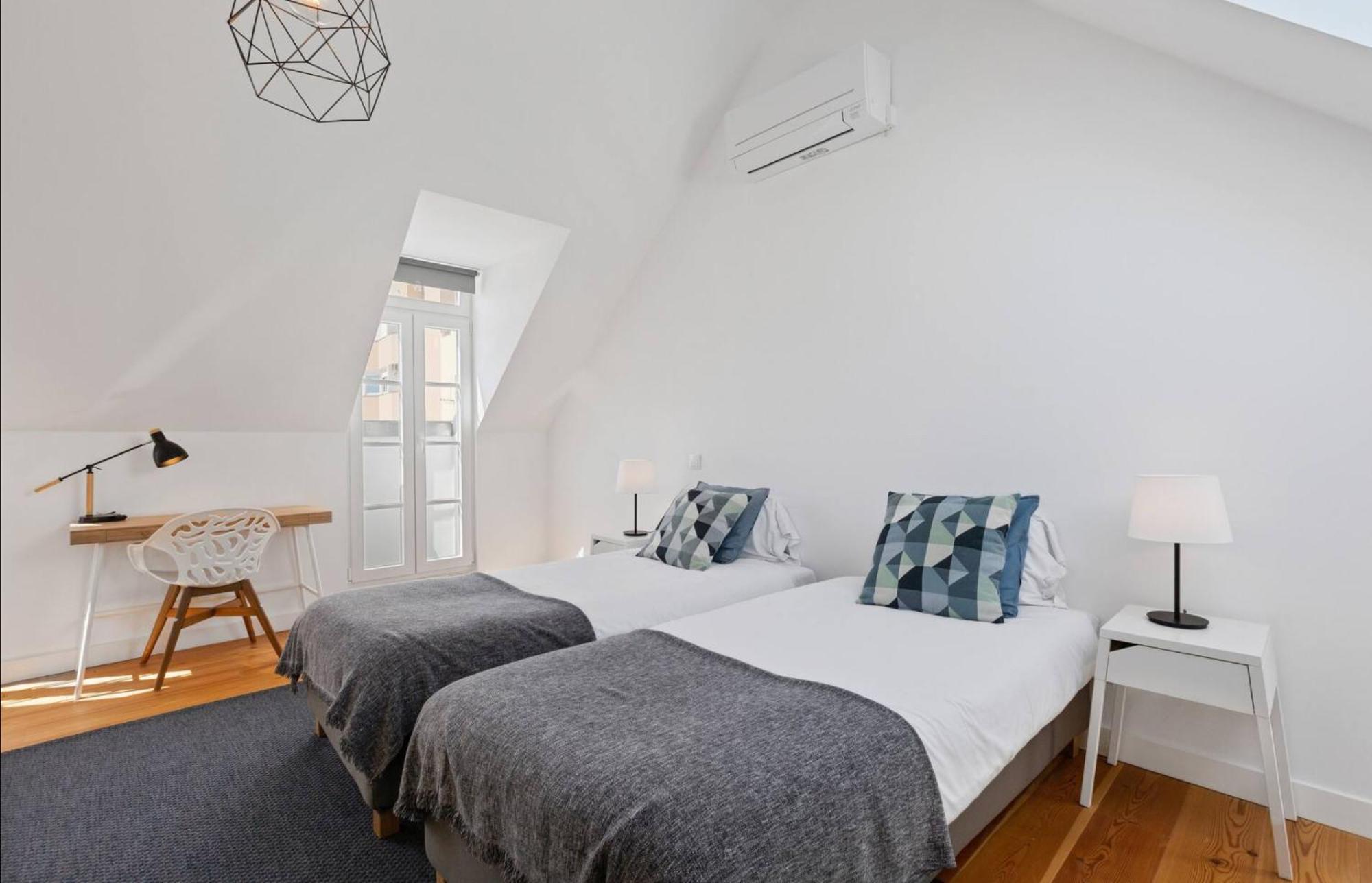 Fantastic Duplex In Private At Graca Lisbon