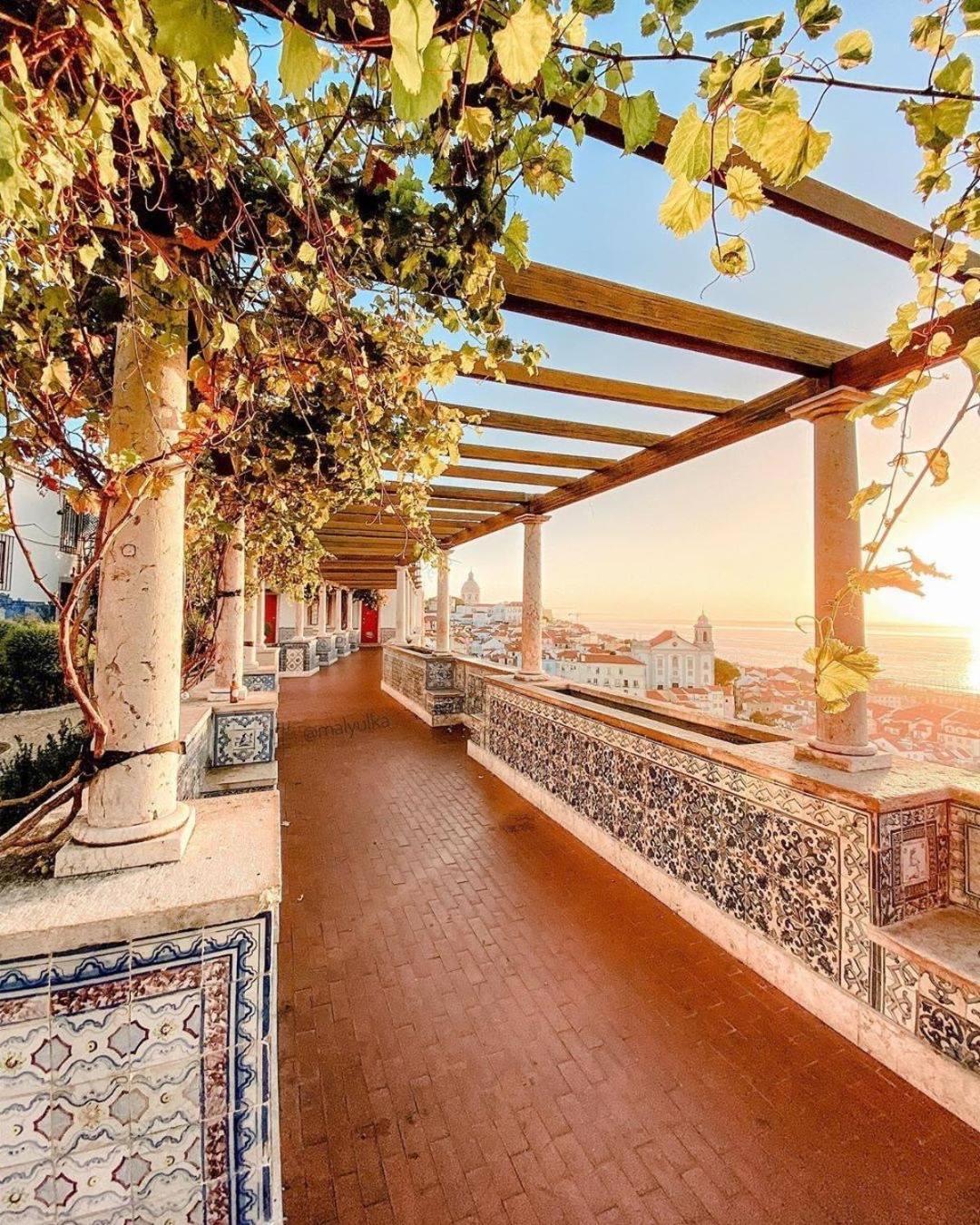 Fantastic Duplex In Private At Graca Apartment Lisbon
