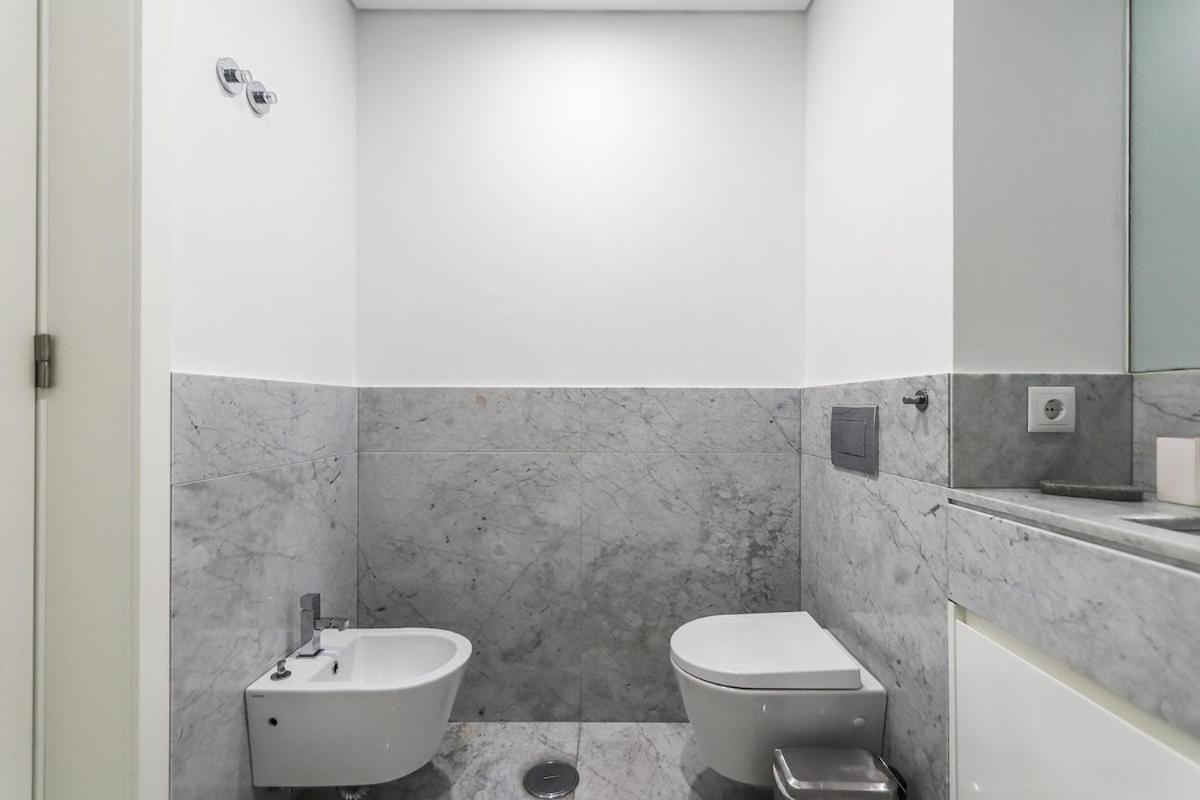 Alcantara Lovely With Balcony 2 Bdr With Ac Lisbon