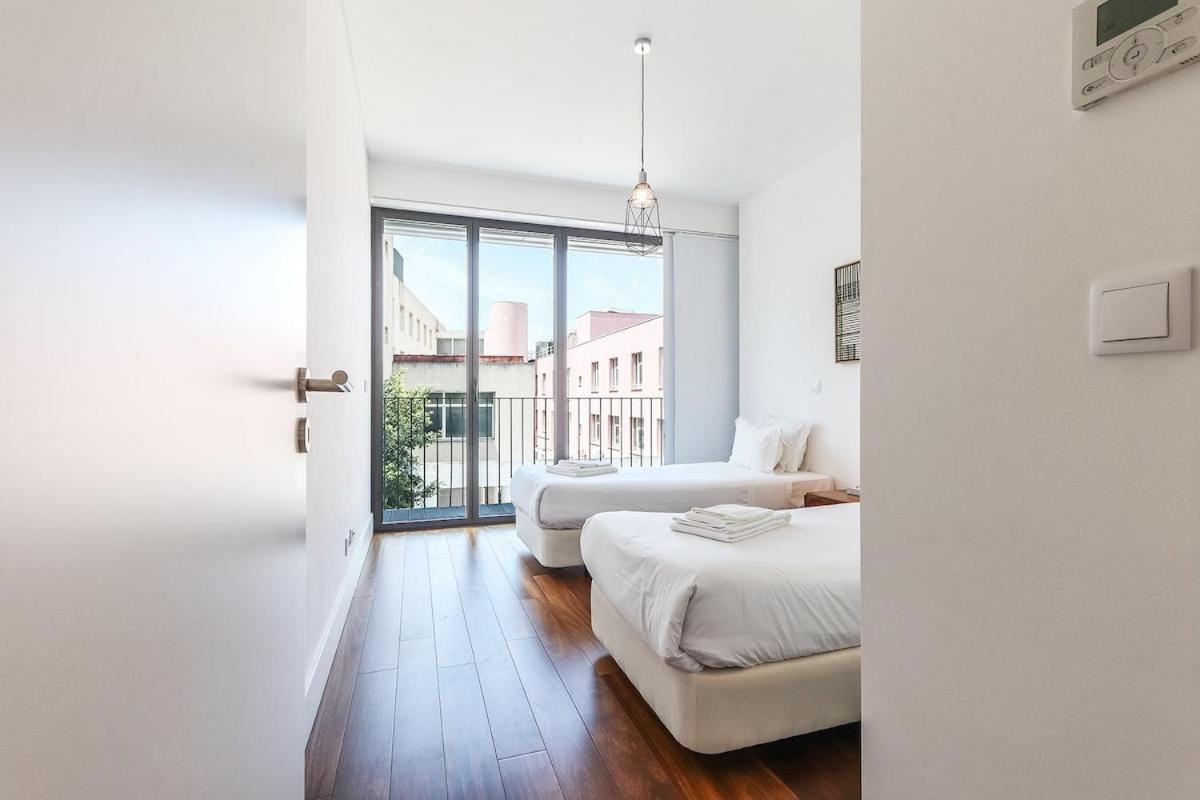 Alcantara Lovely With Balcony 2 Bdr With Ac Apartamento Lisboa