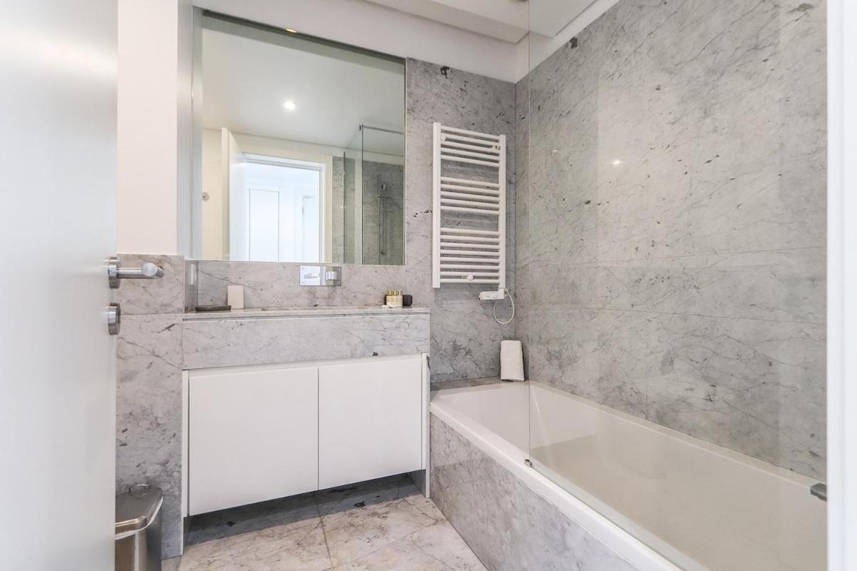 Alcantara Lovely With Balcony 2 Bdr With Ac * Lisboa