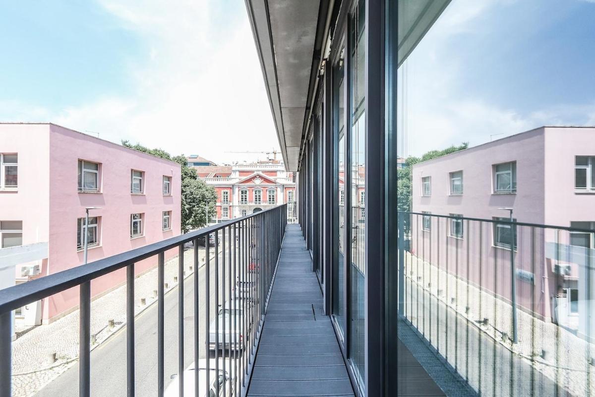 Alcantara Lovely With Balcony 2 Bdr With Ac Apartment
