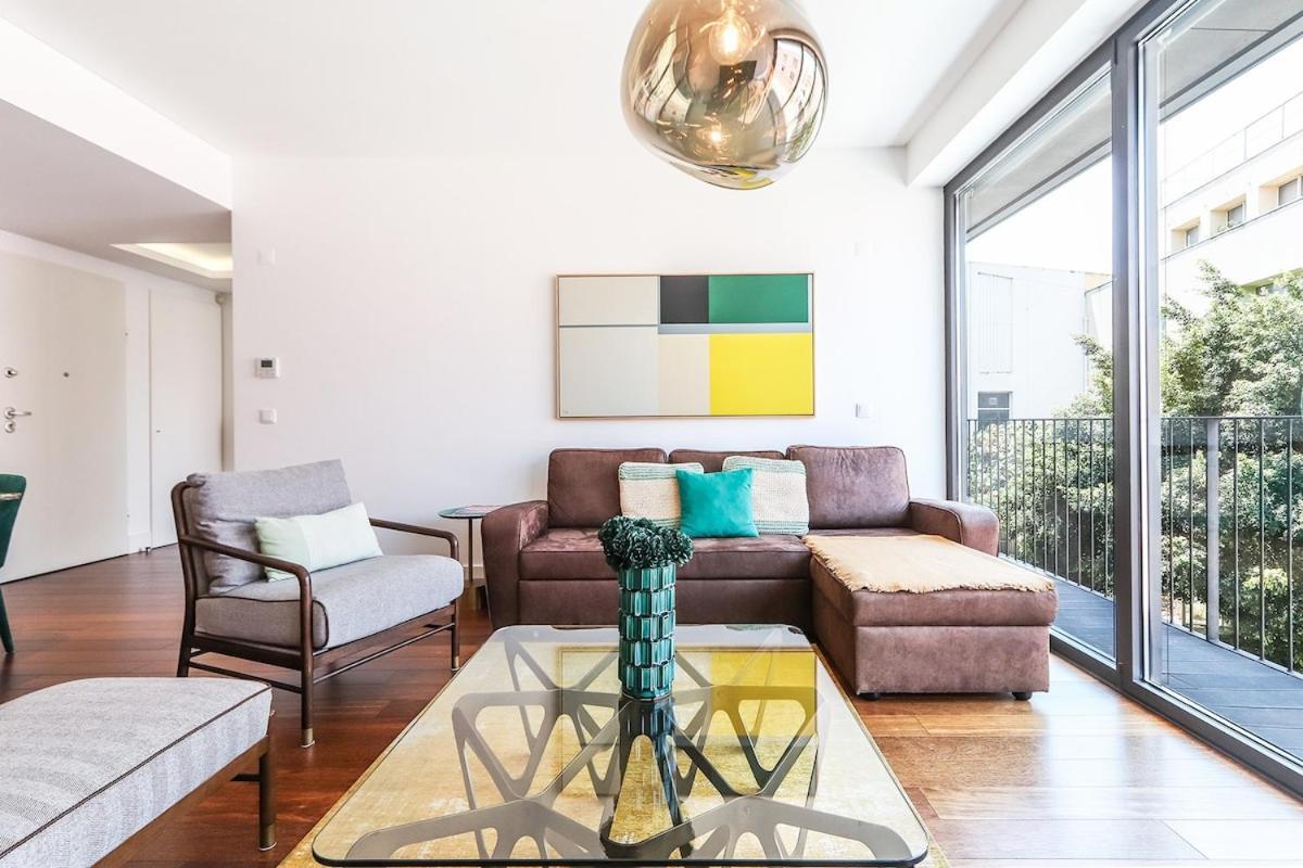 Alcantara Lovely With Balcony 2 Bdr With Ac Lisbon