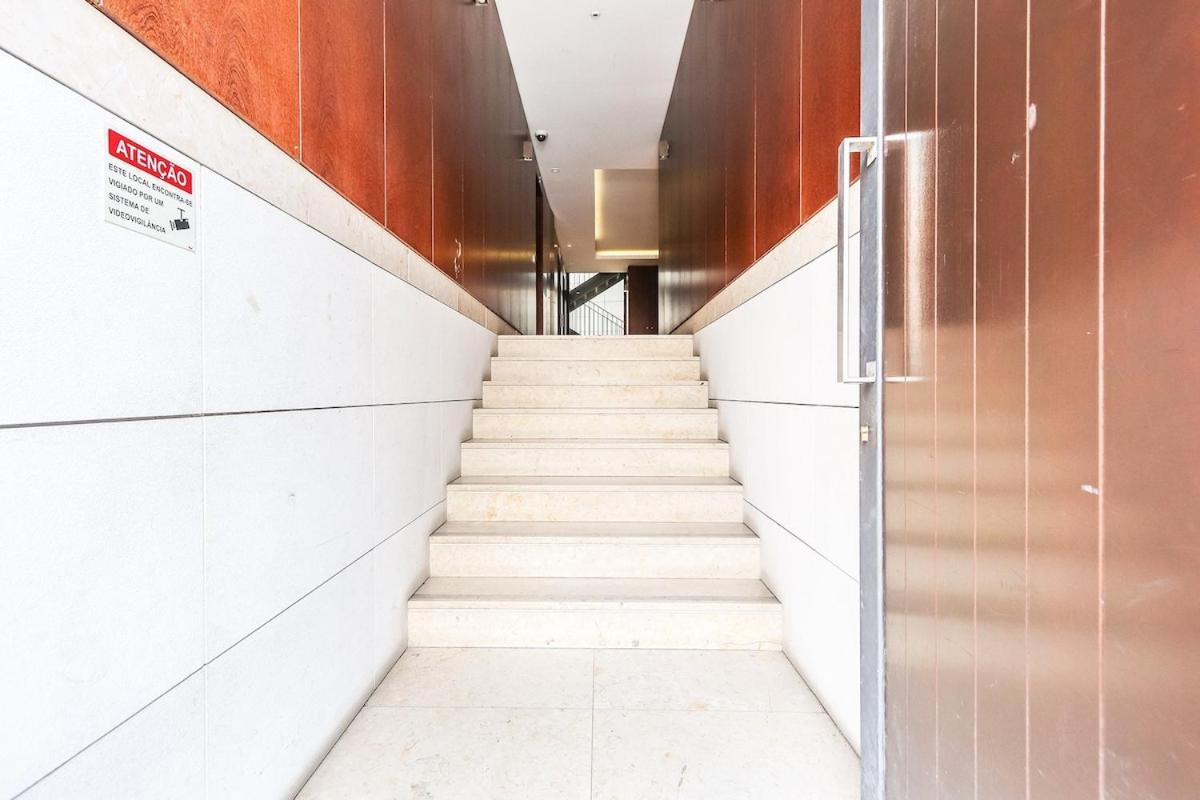 Alcantara Lovely With Balcony 2 Bdr With Ac * Lisbon