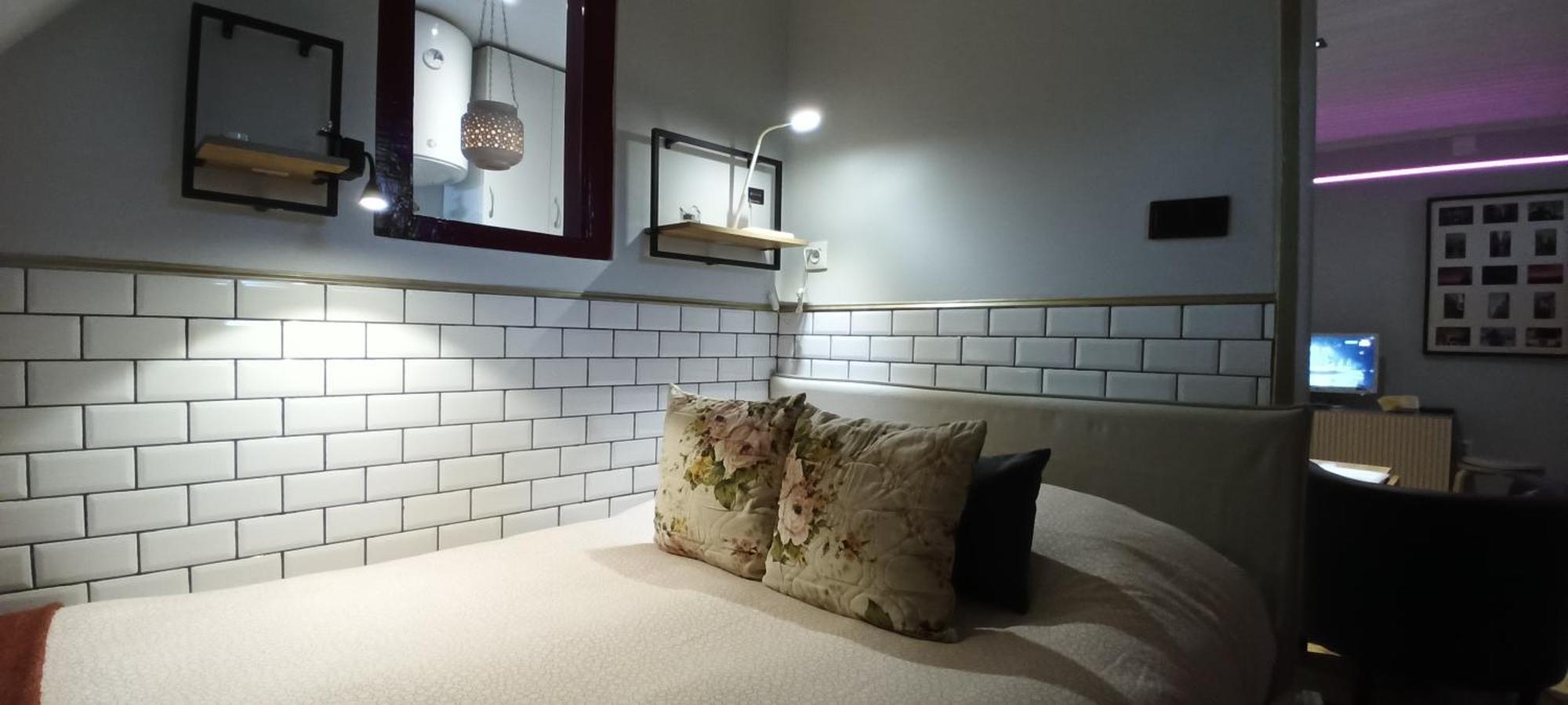 Lisbon Underground Apartment *