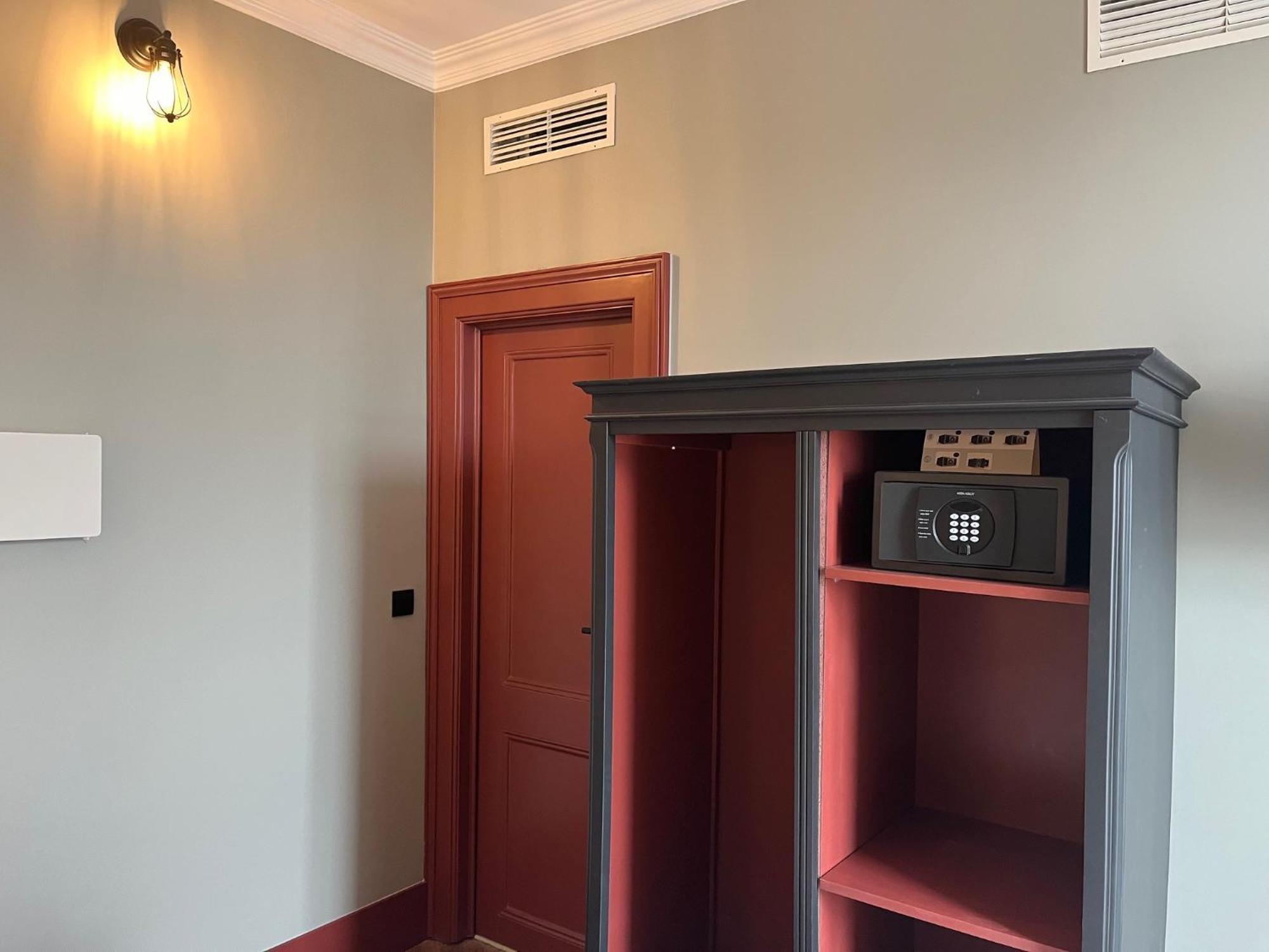 Pensao Londres Guest house Lisbon