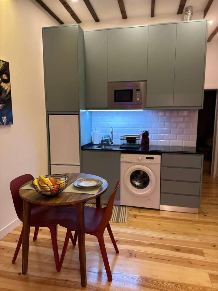 Newly Renovated * Lisbon