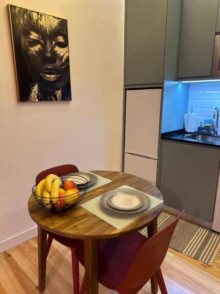 Newly Renovated Apartment *