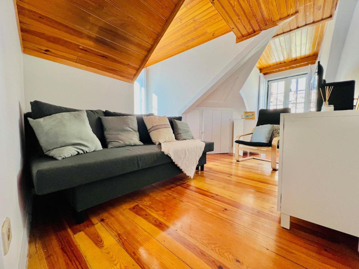 Apartment Cozy Near Bairro Alto Lisbon