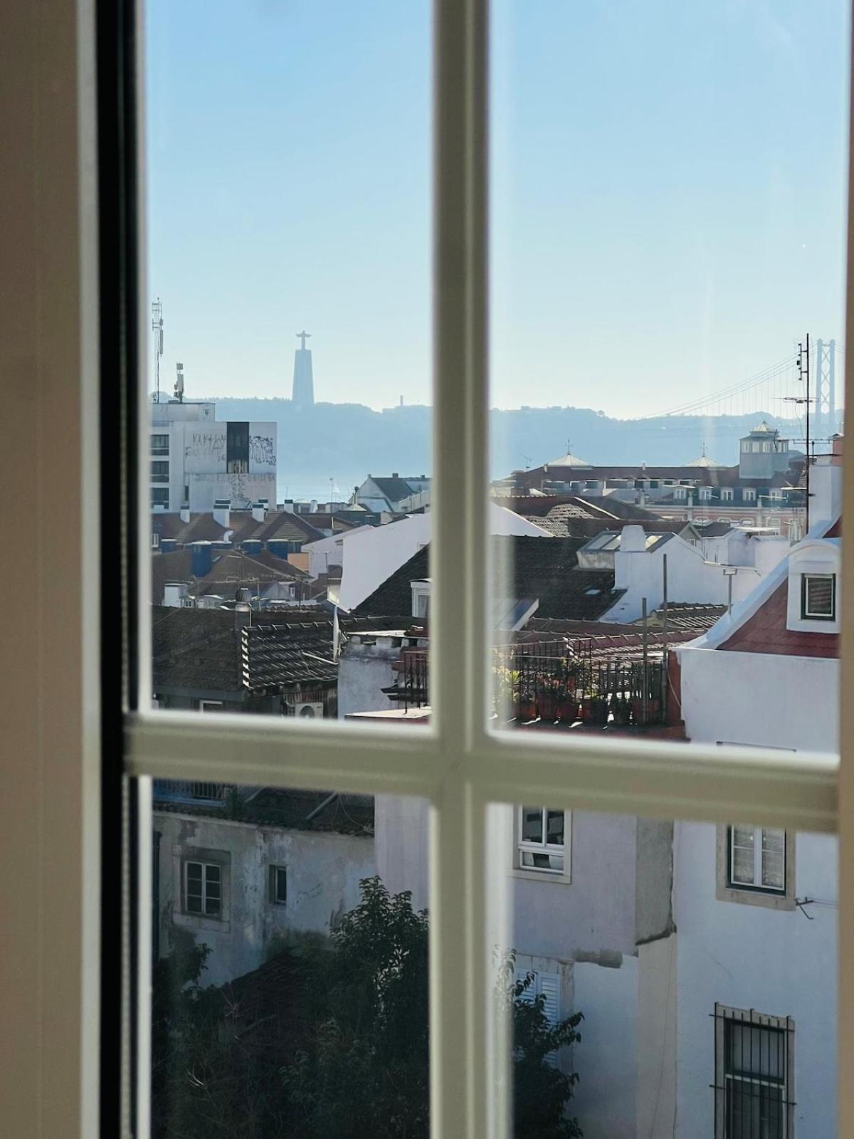 Cozy Near Bairro Alto Apartment Lisbon