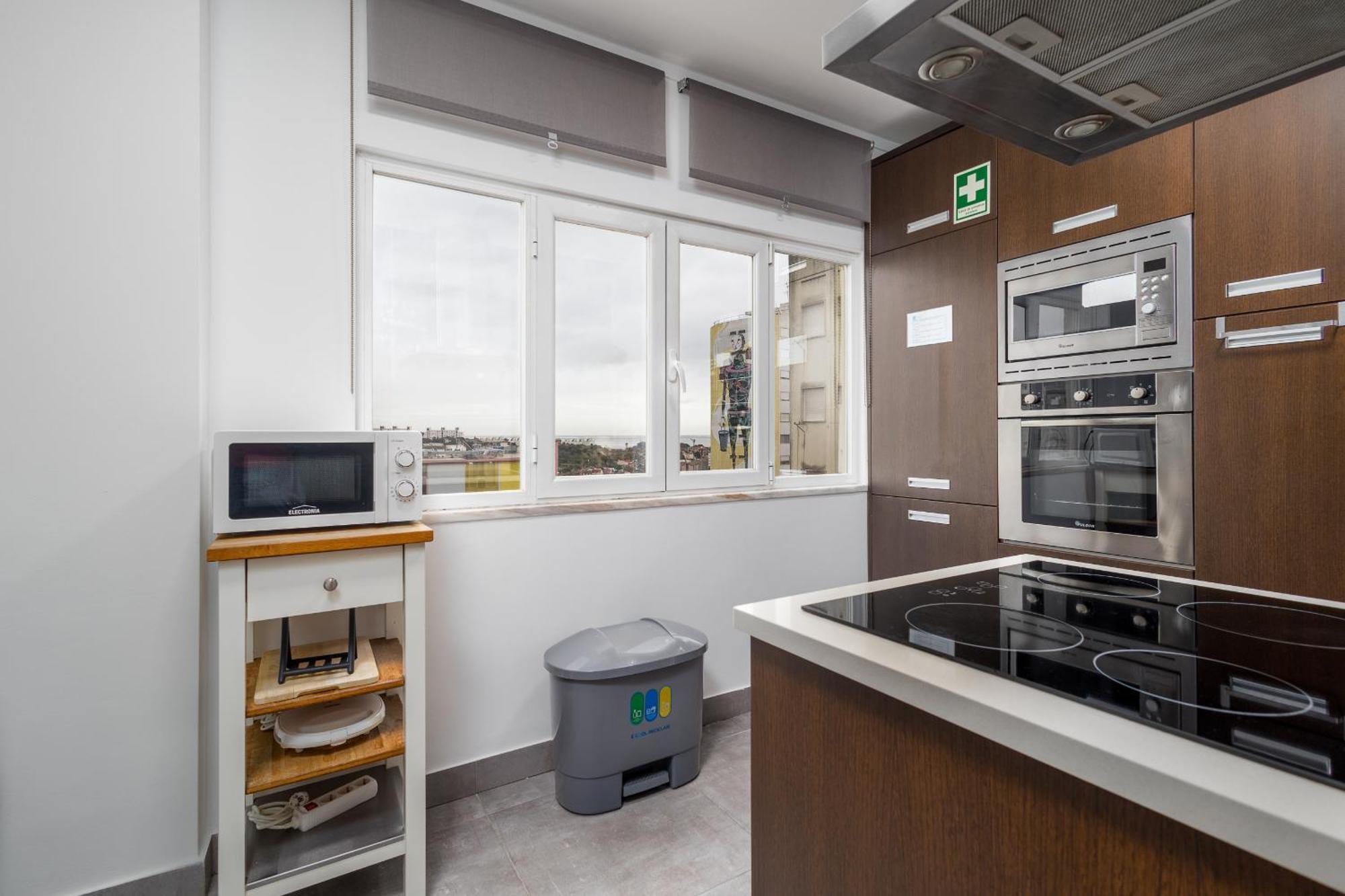 Beguest Bright Apartment Lisbon
