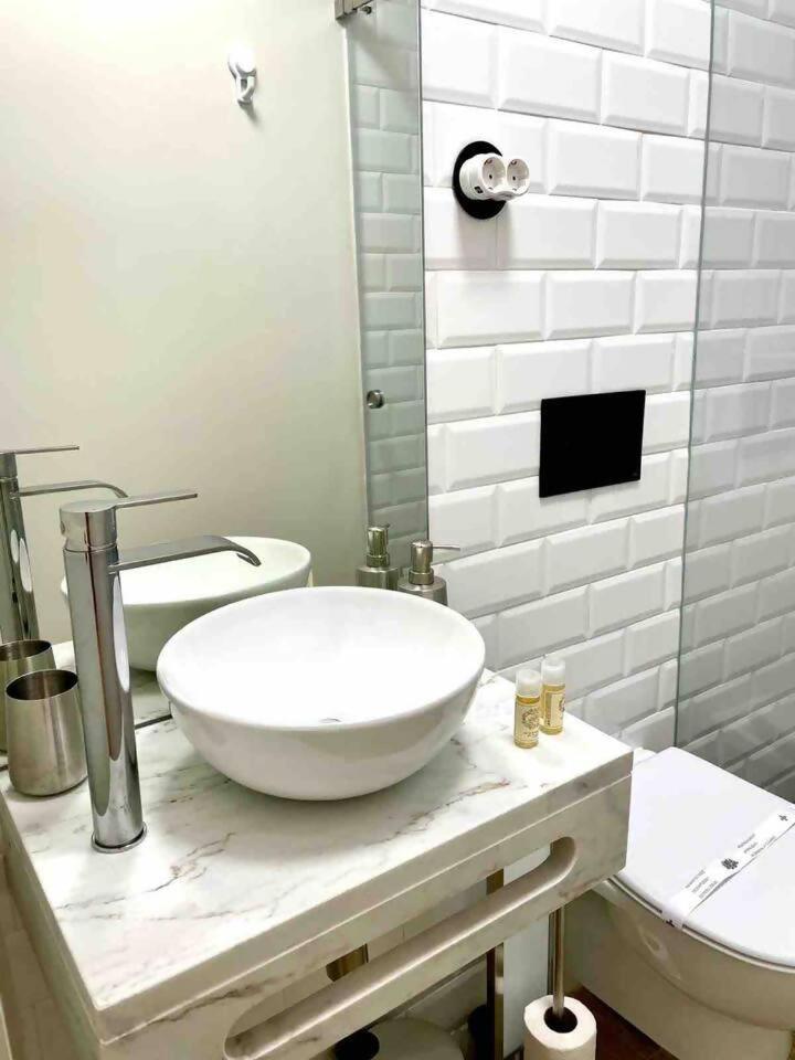 Apartment Chiado Brand New Amazing In Lisbon