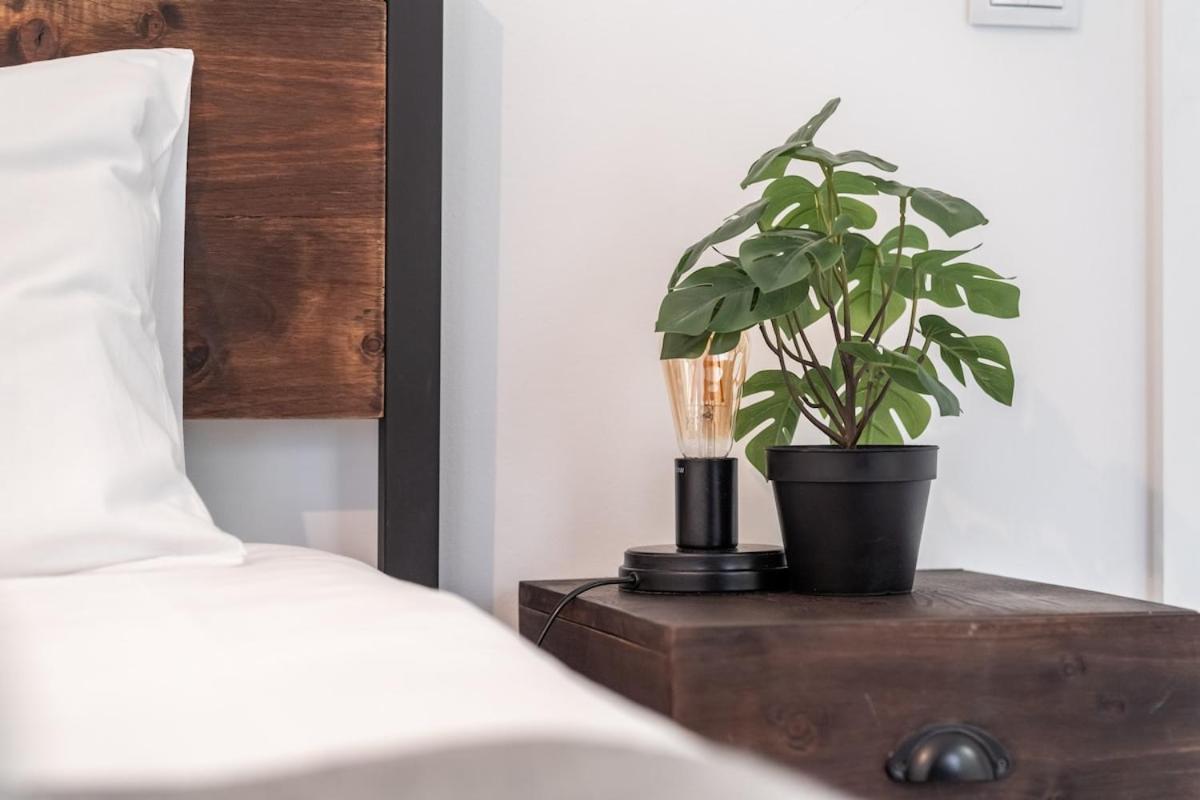 Apartment Lovely 2 Bed In The Heart Of With Ac Lisbon
