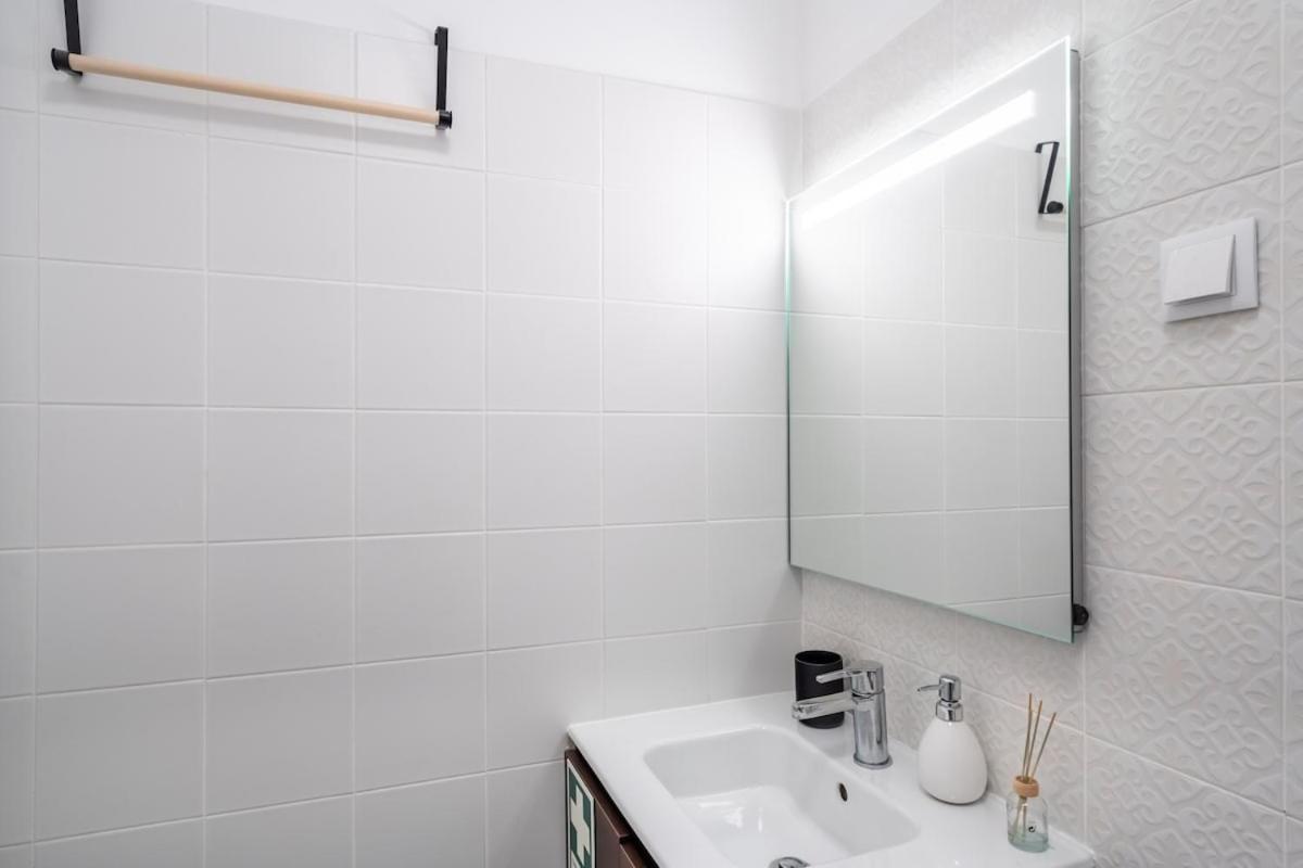 Lovely 2 Bed In The Heart Of With Ac Lisbon
