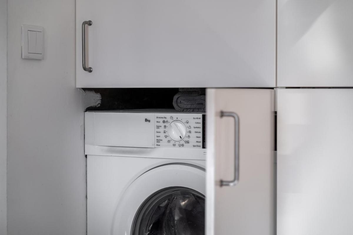 Lovely 2 Bed In The Heart Of With Ac Lisbon