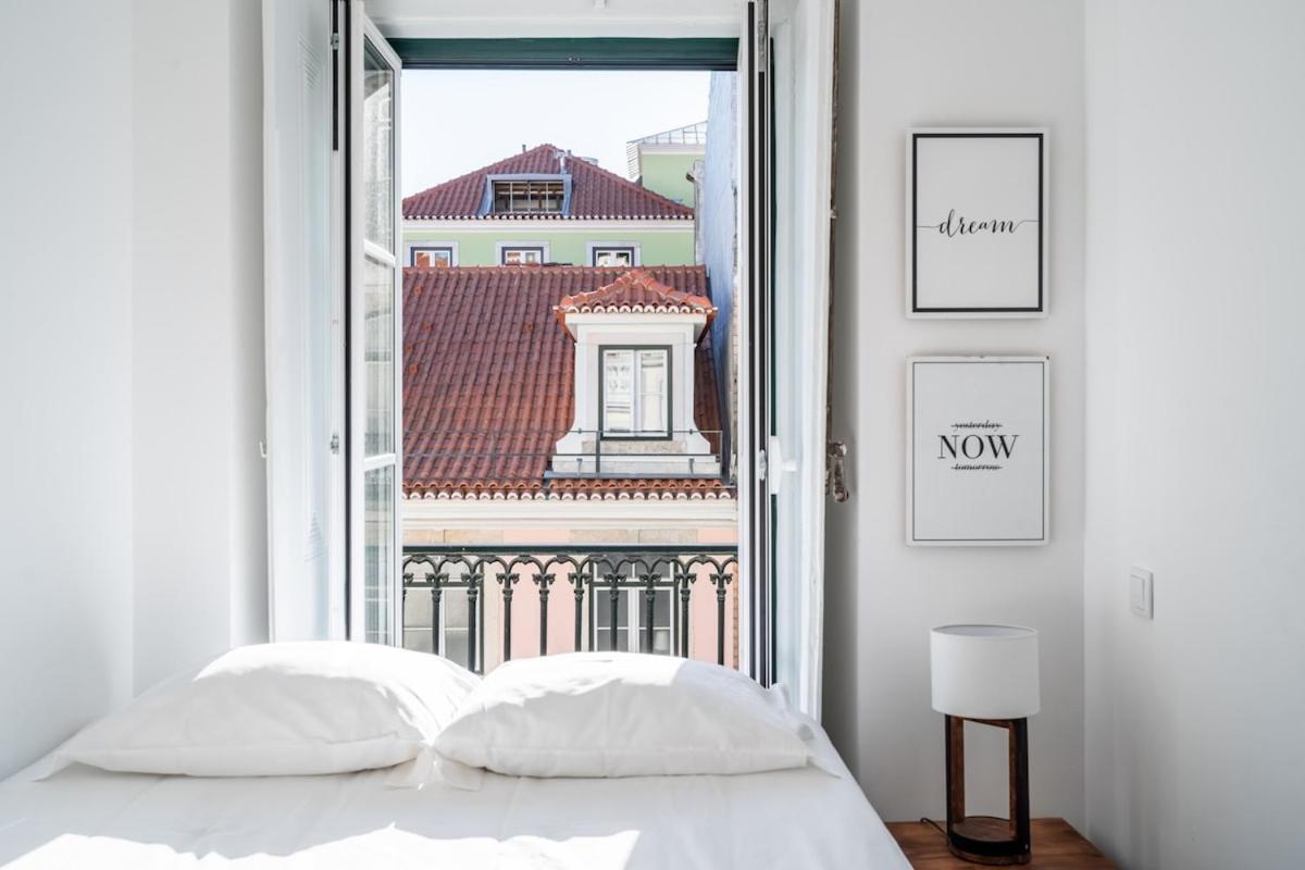 Lovely 2 Bed In The Heart Of With Ac Apartment Lisbon