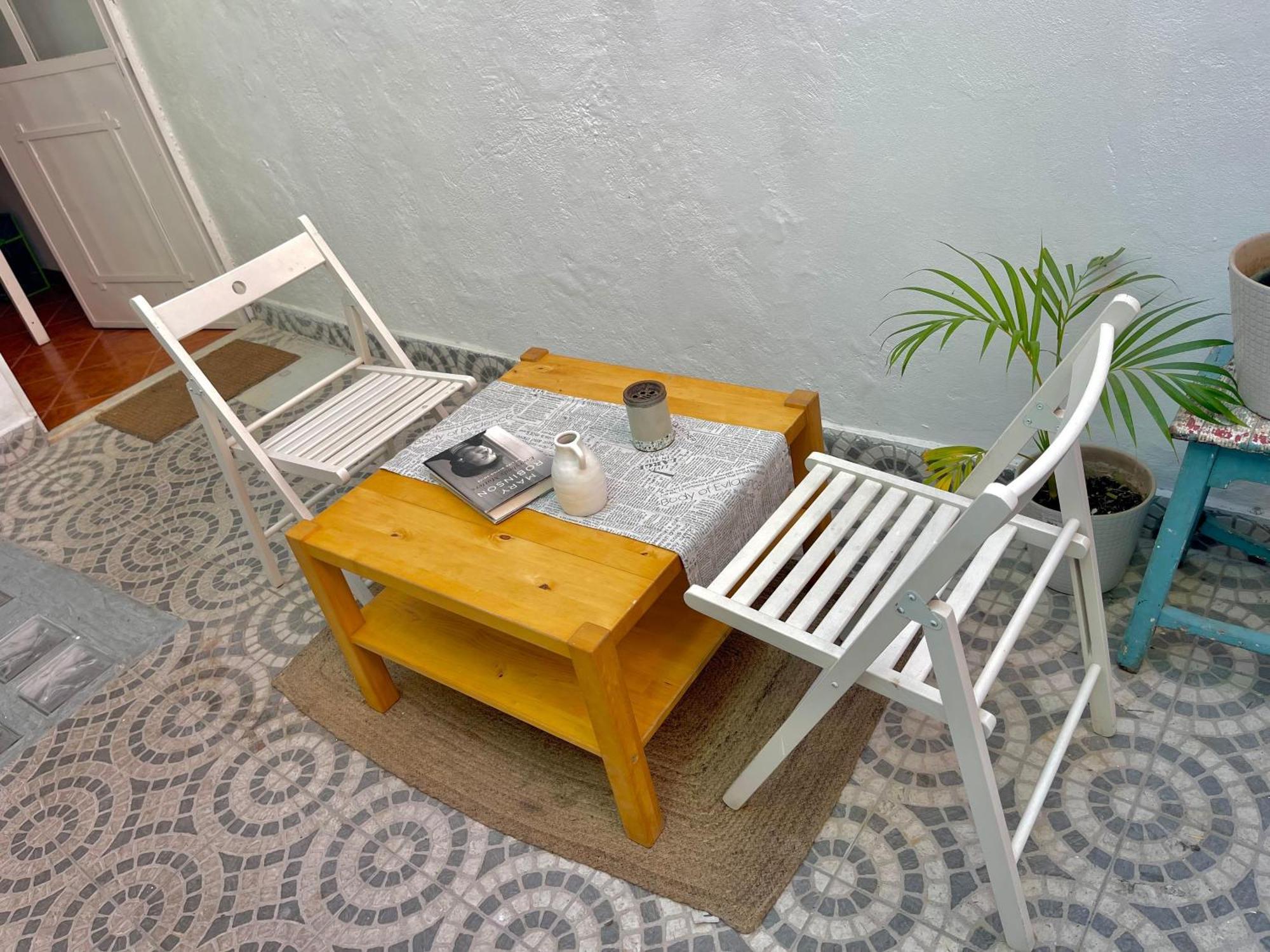 Shared With Bright Private Patio In * Lisbon