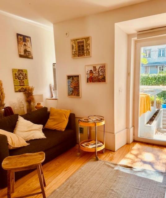 Cozy 1br, Private Terrace & Pool - Estrela | By Airnest * Lisbon