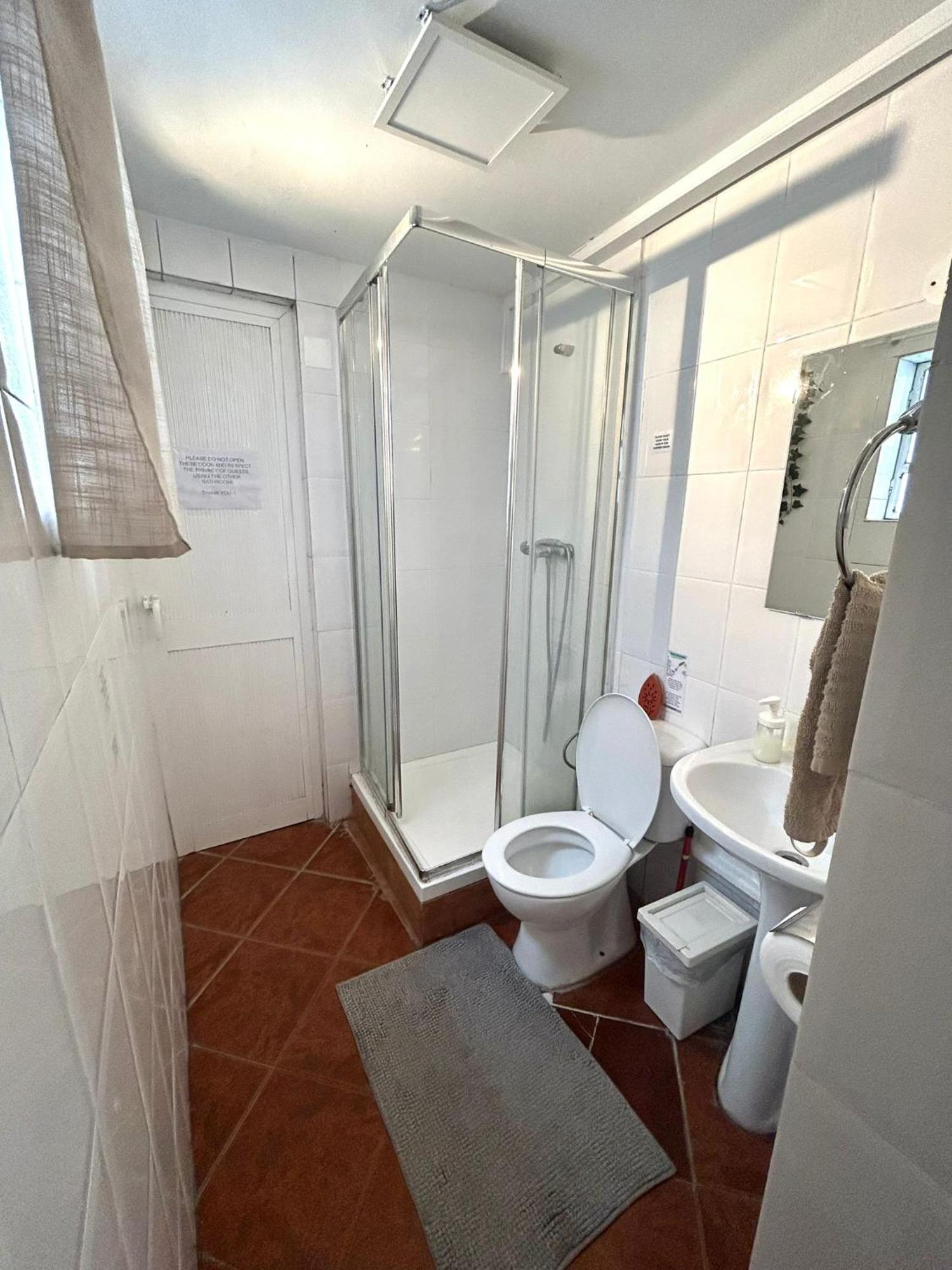 Guest house Shared With Bright Private Patio In
