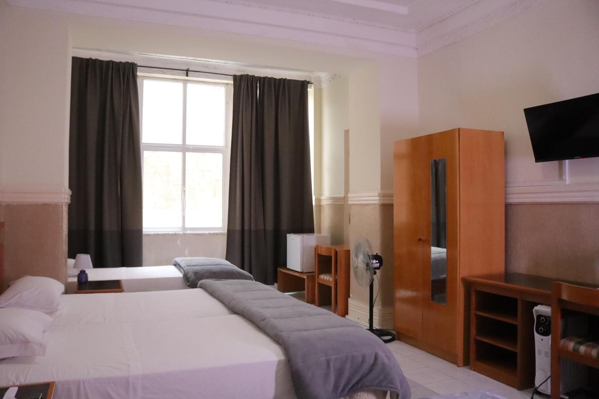 Midis - Local Accommodation Guest house Lisbon