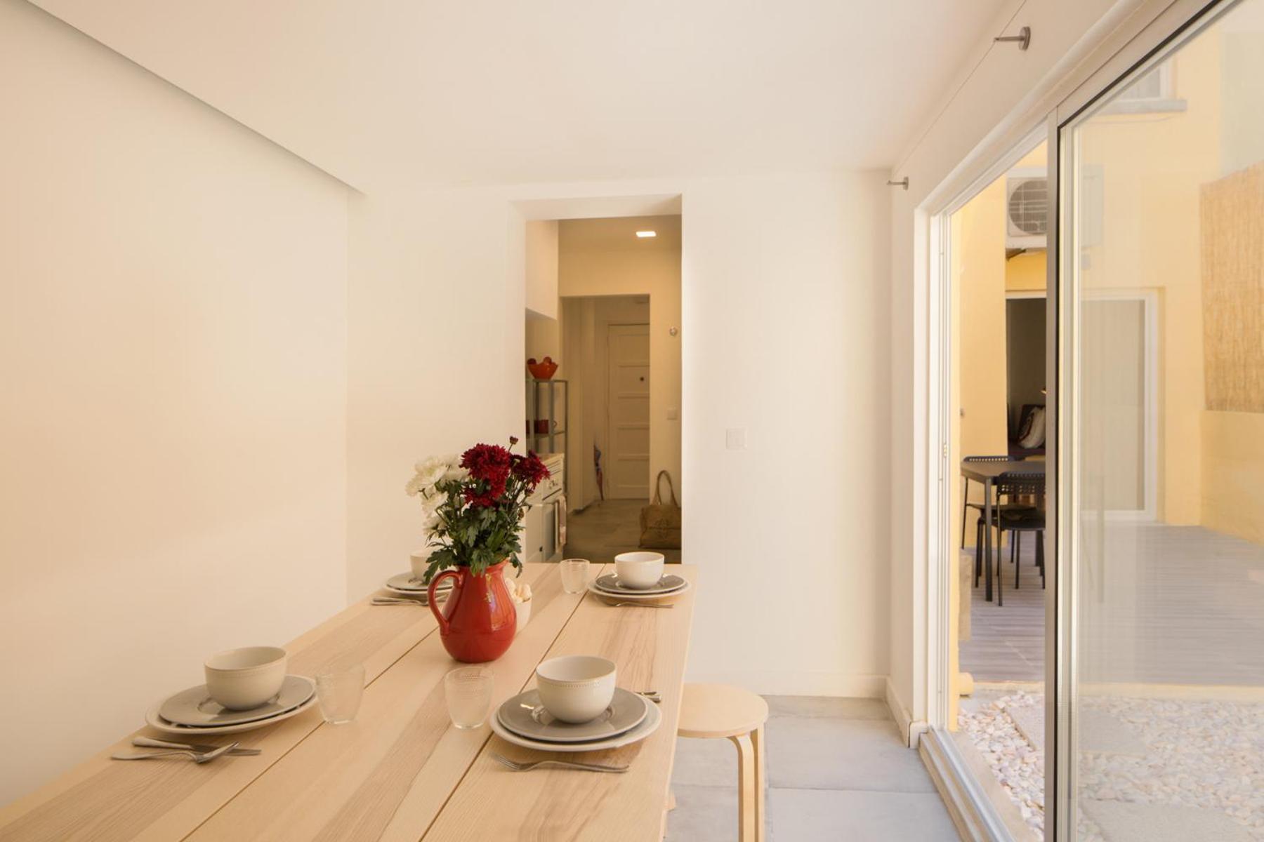 Apartment Stylish With Private Patio By Lovelystay