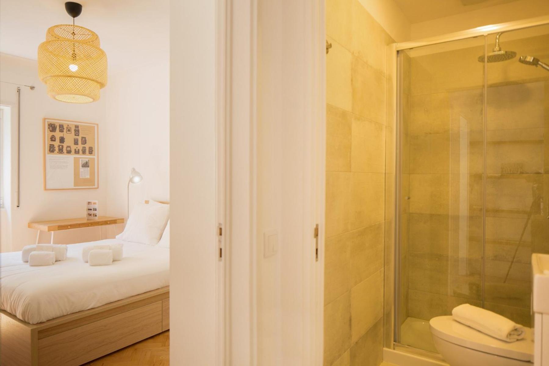 Apartment Stylish With Private Patio By Lovelystay